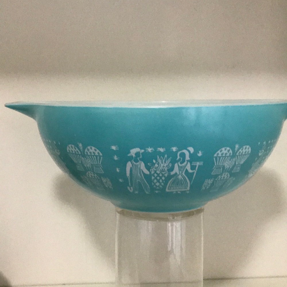 Pyrex 444 Turquoise Butterprint Cinderella bowl